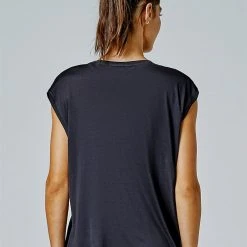 Running Bare Wild One Muscle Tee | Crew